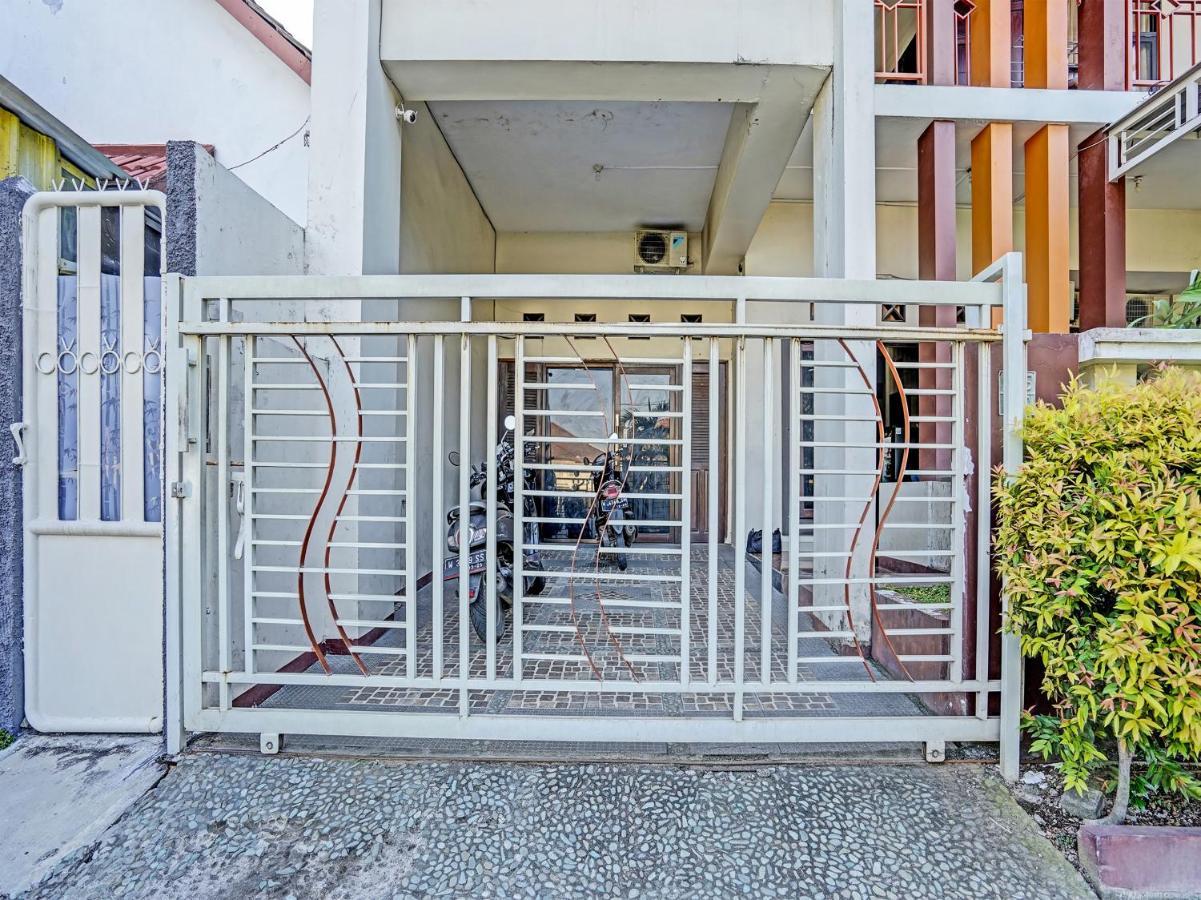 Hotel Oyo 91587 Griya Buah De5 Syariah Sidoarjo Exterior foto